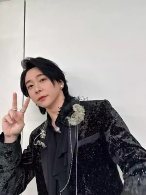 「ちょっと何これ」「本当に元貴くん⁉」ミセス大森元貴〝雰囲気一変〟姿にSNS騒然「やばいやばいとんでもない」「オーラすごい」「過去イチ好きかも」