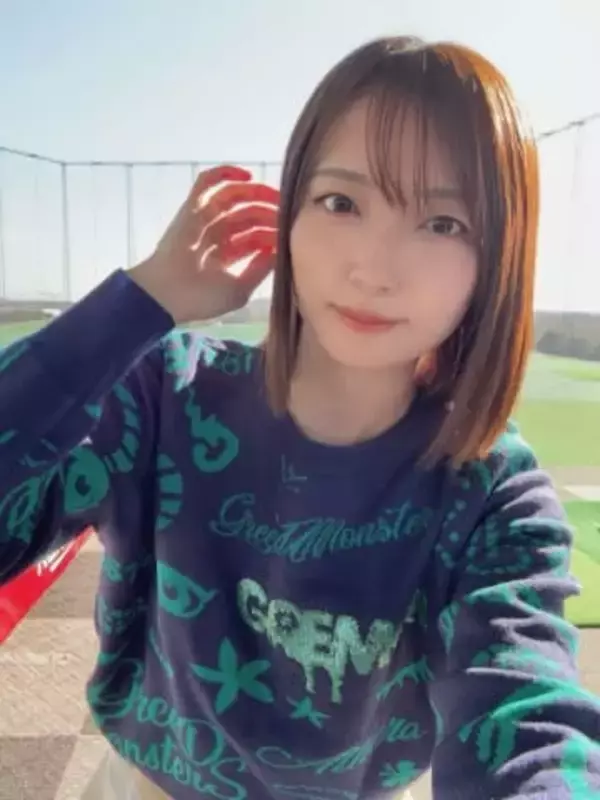 五島列島出身グラドル、宇佐美彩乃〝もれなく平泳ぎ〟ショットに「あらら、もの凄い水着」「島育ちは泳ぎも得意だね」