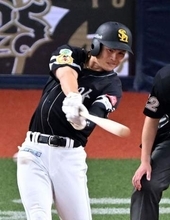 ソフトバンク小久保裕紀監督の采配ズバリ　2戦連続で代打が勝ち越し打