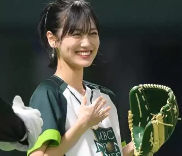 「永遠に見ていられる」卒コンから2年…山下美月〝デコルテ開放〟ドレス姿に反響「なんか守ってあげたくなる」