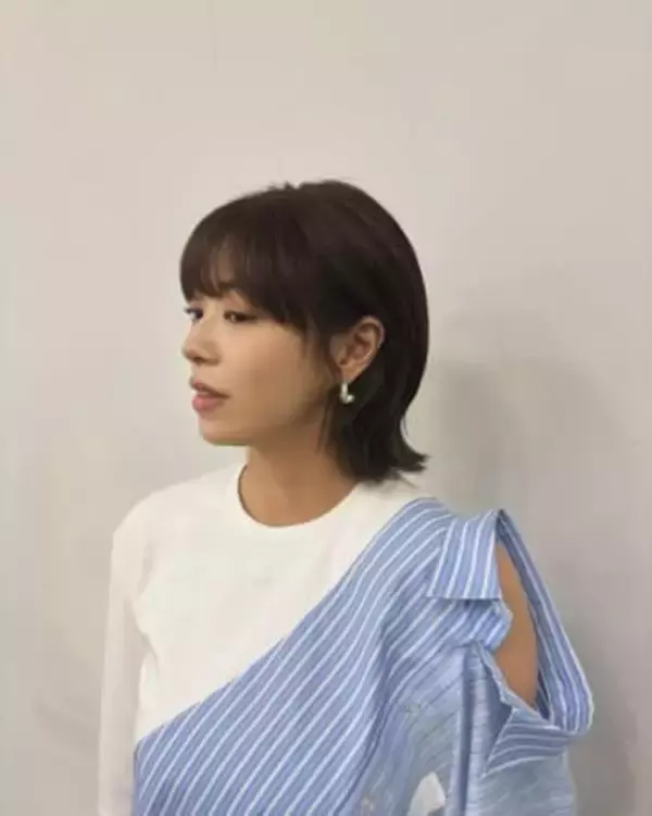 福岡屈指の進学校出身30歳タレント〝水着見返り〟ショットに反響「スタイル抜群すぎます」「やはり最高です」