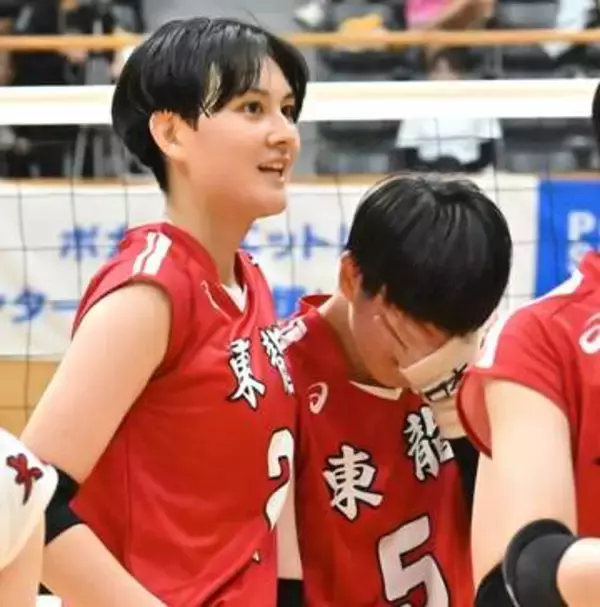 「根性が足りないなと」9大会ぶり日本一目前で「2点差の壁」…日本代表の忠願寺莉桜を擁し準Vの東九州龍谷が痛感した「想い」の差【インターハイ・バレー女子】