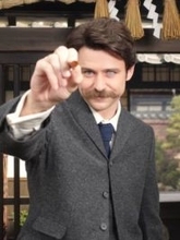 「双子の弟？」ヘブンがもう一人のヘブンに遭遇〝珍〟2ショットに「私も遭遇したい」「スバラシ！」「こういうユーモア好きだわぁ」の声