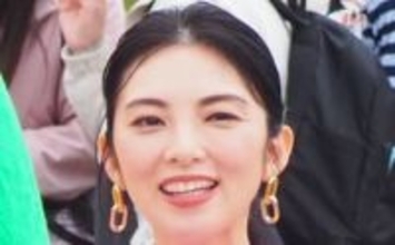 「うわー」「やるやん」田中麗奈、ぴたぴたドレスの〝マガマガ女〟ショットに反響続々