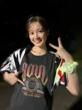 「ちょ、何してるの!?笑」〝オニオンヘアー〟生田絵梨花が巨大玉葱にもたれかかり…〝驚き2ショット〟に「だれ？と思ったら」「完璧な同化」