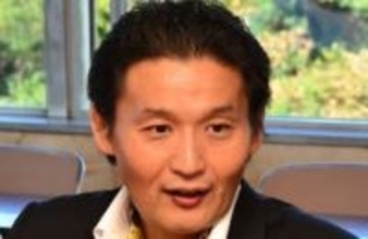 「やっぱりセンスいい」無精ひげに無造作ヘア…貴乃花〝激変イケオジ〟陶芸ショットに反響「無になれて良いですね」「笑顔が可愛い」