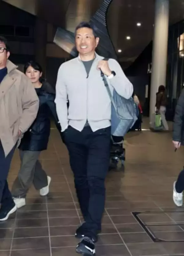 ソフトバンクの選手らハワイV旅行から帰国　小久保監督「来年も喜んでもらえるように」