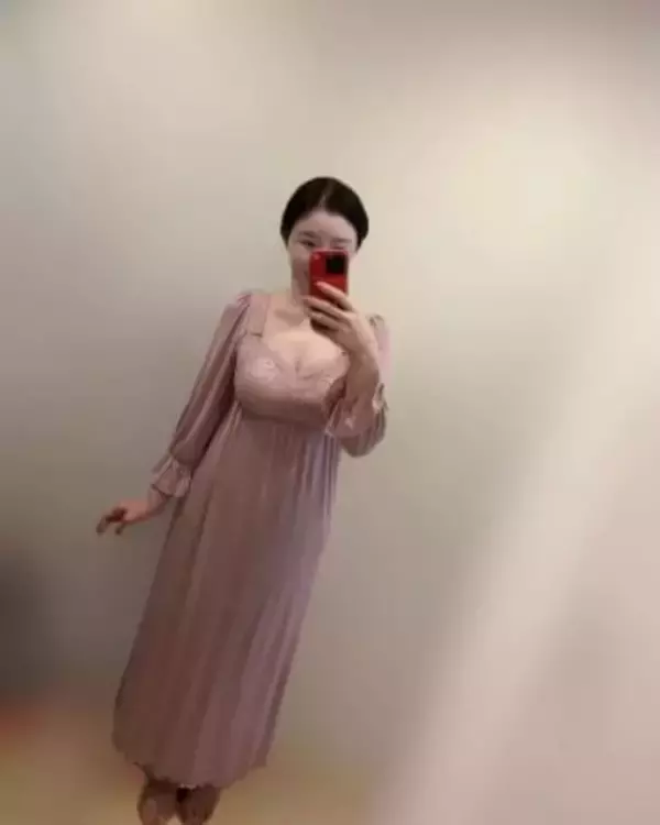 「たまらん」1児の母…手島優〝近距離ドキドキ肩ひも〟近影に「テレビに戻ってきて」「笑顔癒し」「もっと近くても」と反響続々