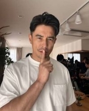 「ヤバさが鳥肌もん」伊藤英明〝激変していく〟特殊メイク動画に「色気ありすぎ」「フィギュア作って～」の声