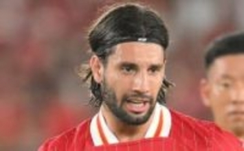 「たまに日本語投稿するのなんなん？笑」リバプールのソボスライ、日本語で〝謹賀新年〟年始の挨拶投稿が話題「日本のみんな、明けましておめでとう」