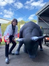 子育て中〝あるあるショット〟に日本中のお母さんが共感…「車では食べないでおくれ」娘のルマンドに悲鳴の與那嶺望