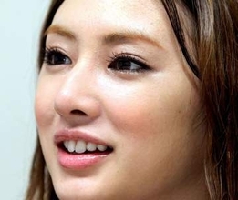 薬指に指輪キラリ…北川景子〝プライベート2S〟に「お洋服も髪型も似てる」「なんだこの神2ショットは！」「2児のママとかすご」と〝教え子〟との再会が話題に
