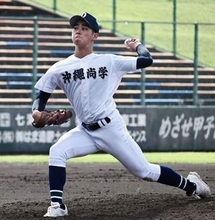 7安打も4イニング連続併殺　沖縄尚学の左腕エースが打たせて取る投球で完封　甲子園V左腕先輩のドラフト指名に刺激【高校野球秋季九州大会】