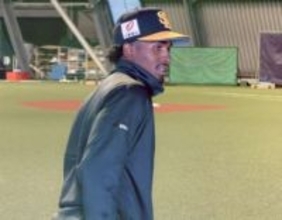 「彼はシャイですね」キューバの18歳至宝への心配を打ち消すソフトバンク外国人コーチ　指摘する重要なポジティブ要素とは