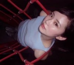 昭和にタイムスリップ！阪田マリン、スマートボール台にもたれかかり〝内股〟ショットに「レトロ最高」「溶け込んでるう！」の声