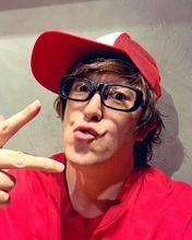 ブレイクから19年…ですよ。〝別人級〟激変ショットに「帽子脱いだ姿初めて見た」「こんな顔してたんや」の声