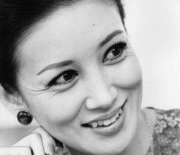 「男はつらいよ」マドンナから53年...浅丘ルリ子〝86歳の現在〟に「にじみ出る大スターのオーラが凄すぎる」「美意識の高さに頭が下がります」の声