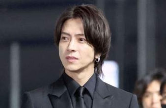 「世代差を感じない」山P、19歳下アイドルとｎ2ショットに反響続々「オーラすごい」「画面が豪華」