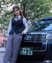 現役タクシードライバー兼グラドル、制服脱いだ〝際どい細ひも〟ショットに反響「何だ…そりゃ…」「いつか会えますように」