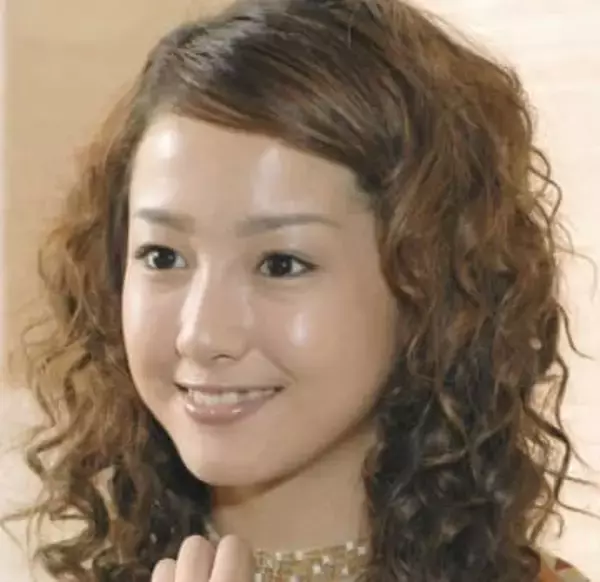 「別人...」「なんか視線が」沢尻エリカ〝激変〟最新姿にネット騒然「びっくりした」「1リットルの涙が…」「目に焼き付けよう」