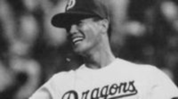 「見るからにデカい」父は100勝100セーブの名右腕…大河出演俳優・佳久創〝ニンニン〟姿に「わくわくしてきます」「元ラグビー選手」