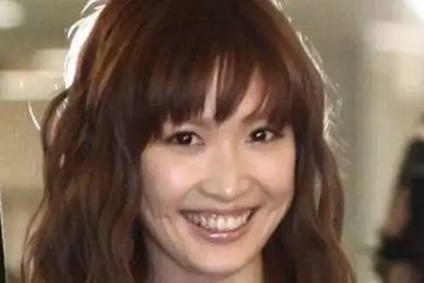 「オトナのツヤに…」紗栄子〝超ミニ＆スケスケ〟大胆姿に反響「本当に2人産んだんですか」「意味わからんぐらい…」