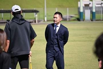 「人と差をつける大チャンス」ソフトバンクで現役引退の中村晃さんが選手を激励、みやざきフェニックスL