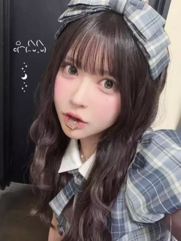 現役アイドルは〝汚部屋の住人〟…衝撃の自撮りにファン困惑「食べかけの弁当放置は無理」「エグい」「人間らしくて良い」小此木流花の投稿が話題