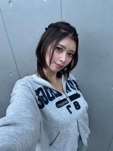 「やばい、目が離せない」令和の超新星・山田あい〝ぴたぴたニット＆超ミニ〟姿に反響続々「すげぇなこりゃ」