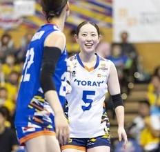 金髪リベロの松岡芽生「あいつ、何かぶっ飛んでんな、みたいな人がいたら…」内定シーズンで悔し涙の折立湖雪「メイさんは欲しい言葉を簡単にくれない」【東レアローズ滋賀・同郷コンビインタビュー中編】