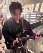 「これ以上増えないで…」〝タトゥーびっしり〟男性ソロアーティスト最速快挙達成・優里の最新姿に「びっくり」「自分を貫くの好き」「素敵なタトゥー」の声