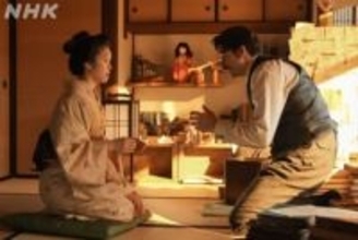 【明日のばけばけ】〝怪談テラー〟おトキ爆誕！夢中で聞くヘブンに、ろうそくの灯りで「鳥取の布団」を語る〈17日放送のあらすじ〉