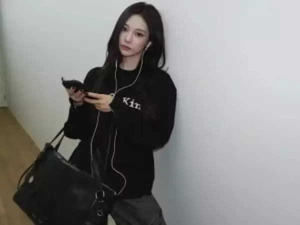 aespaのニンニン〝透け透け〟大胆ゴージャスドレスに衝撃！「ドラマチックな世界観が溢れ出てる」「完璧なコラボ!」