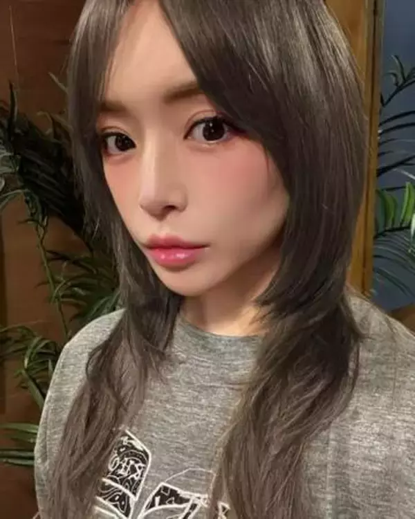 「これ絶対ヤバいやつーー」浜崎あゆみ、突然の〝ハグショット〟投稿に「好きな人と好きな人が一緒にいる」「これは何かすんごい事が起きる予感！」ファン騒然