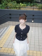 「10キロの子を抱えて過ごすと…」元トップアイドル荻野由佳の〝力こぶ〟「母は強しだね」「かーちゃん頑張る」