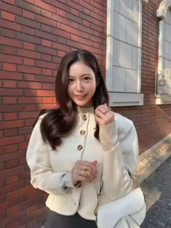 「コレはやられました」〝令和の峰不二子〟阿部なつきのへそだしホワイトコーデに反響「雰囲気違って…」「流石のスタイル」