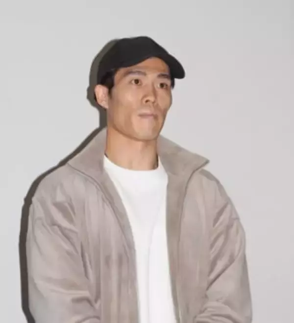 「僕も舞台に立ち優勝に貢献を」W杯に向け日本代表復帰を目指す冨安健洋が一時帰国　新天地アヤックスでアピール誓う