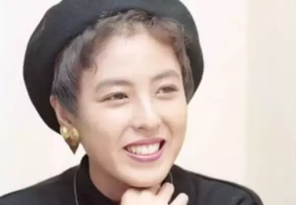 「近々ご報告が」54歳大河内志保、ミニスカ＆ニーハイブーツ〝匂わせ投稿〟にSNS騒然「なんですか？」「なんと。。なるほど」