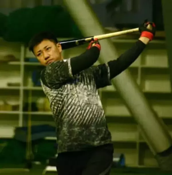 ソフトバンク育成2年目の外野手　高校先輩のチームメート投手自主トレに参加　胸に刻まれた「正確」の教え