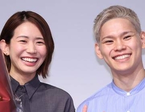 古賀紗理那さん〝ベーシックな抱っこ紐〟で赤ちゃんと外出ショット！ママの姿に「懐かしい抱っこ紐」「子育て頑張っていますね」と反響