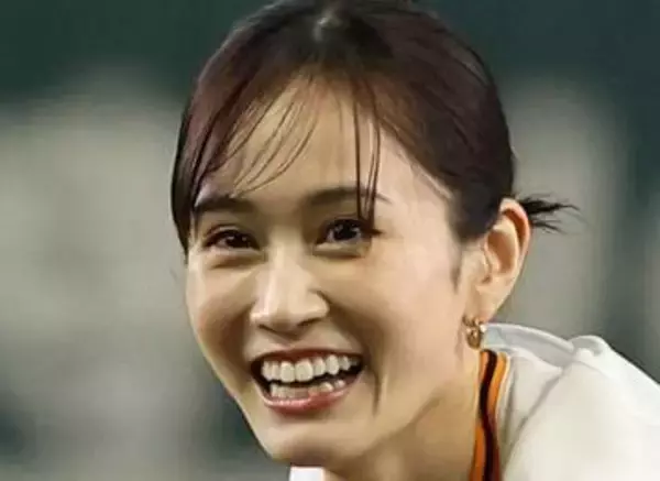 「ほっこりする親子愛」カメラマンは〝7歳息子〟前田敦子35歳バースデー動画に反響続々「カメラマンのかわいい声がする」「おててかわいすぎ」