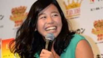 夫はオリンピアン…〝ビーチの妖精〟坂口佳穂、顔寄せ2ショットに「幸せそうで羨ましい」「お似合いのカップル」