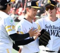 侍ジャパン戦で156キロマークのソフトバンク育成20歳右腕、倉野コーチが示した未来見据えた育成プラン