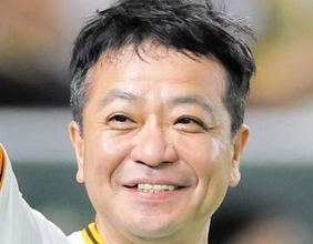 「こんな夫婦に憧れる」元タカラジェンヌ妻と〝サプライズ2ショット〟中山秀征に「大物夫婦だね」「夫婦水入らずの旅ステキです」の声