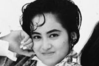 「似てきた…」「素晴らしいDNA」引退した56歳伝説のアイドル〝高身長32歳娘とモデル顔ショット〟「親子揃って本当にキレイ」「姉妹みたい」