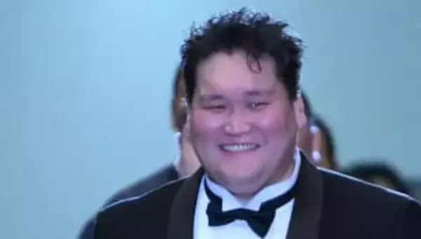 土俵下でキス…元・照ノ富士の「賢夫人」に脚光「オーラが別格」「良い奥様と一緒になった」「大事にしーや」