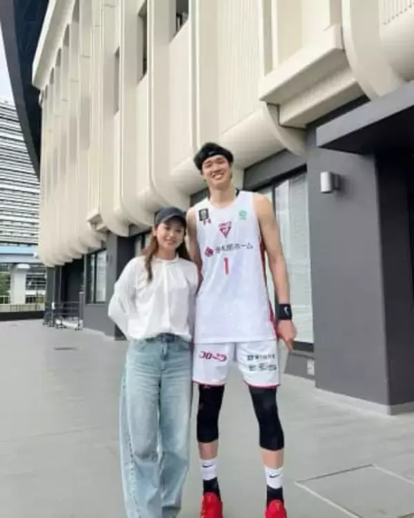 「だいぶ、ぽっこりして…」夫は日本代表、元フジ久慈暁子アナ〝マタニティ近影〟に「ホントの春がやってくる…」「わーお腹だいぶ大きくなりましたね」と反響