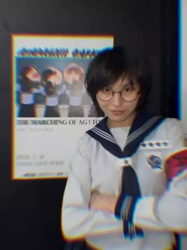 「二度見したけど、やっぱり誰？」メガネ外して初めて制服を脱ぐ〝別人級の激変〟ネット衝撃のSUZUKAに「スタイルいいですね」「驚いた」