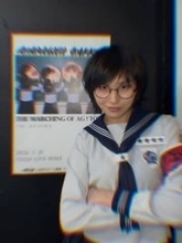 「二度見したけど、やっぱり誰？」メガネ外して初めて制服を脱ぐ〝別人級の激変〟ネット衝撃のSUZUKAに「スタイルいいですね」「驚いた」