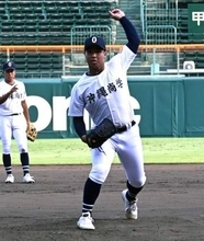 「より勝ちに飢えている」連覇狙う沖縄尚学　予選で「10」の末吉良丞がエースナンバーで再び聖地に　比嘉公也監督が挙げた理由は【甲子園練習】